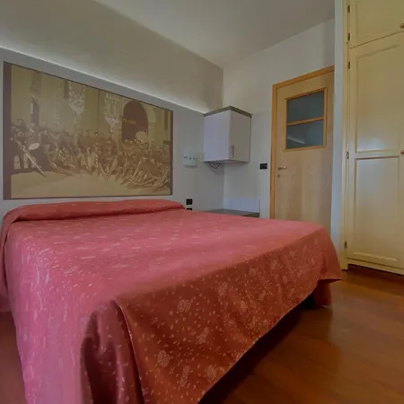 ホテル Rainero 3*