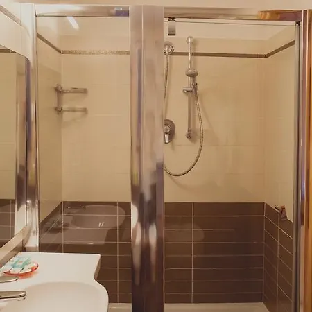 ホテル Rainero 3*