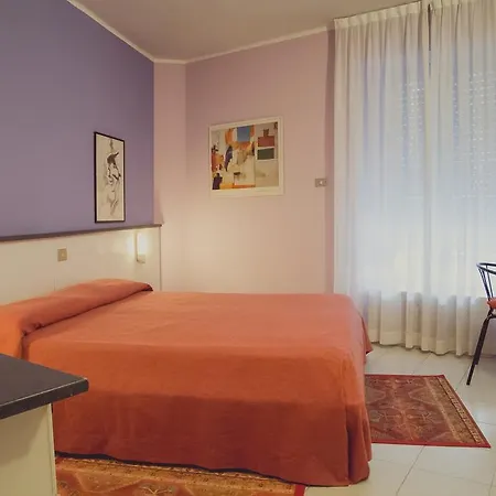 Rainero ホテル アスティ