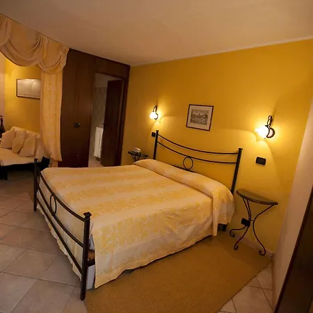 Rainero ホテル アスティ