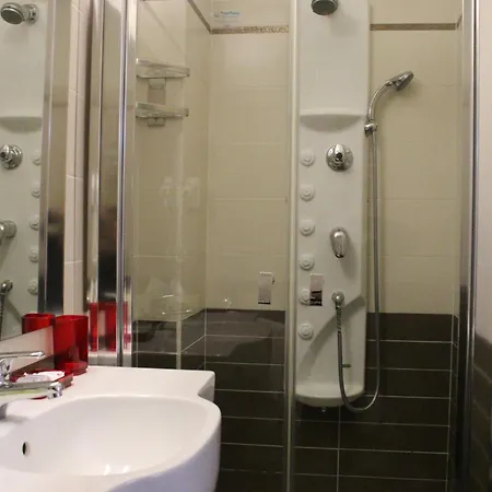 ホテル Rainero アスティ